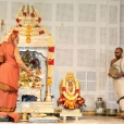 Sri Mahasannidhanam performing the nightly Sri Sharada Chandramoulishwara Puja