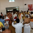 Devotees welcome the Jagadgurus to Tamil Nadu at the border town of Bannari
