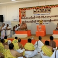 Devotees welcome the Jagadgurus to Tamil Nadu at the border town of Bannari
