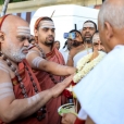 Dharmatma Sri Yegnasubramanian welcoming the Jagadgurus
