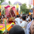 Jagadgurus receiving a traditional welcome in Kalady