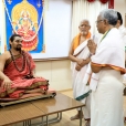 In the evening, Sri Sannidhanam graced the headquarters of the Lakshmi Vilas Bank at Karur