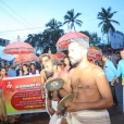 Jagadgurus being welcomed in a large procession to the Sri Sharadamba Bhajana Mandiram in Kasaragod