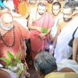 Jagadgurus being welcomed at the Sri Sharadamba Bhajana Mandiram in Kasaragod