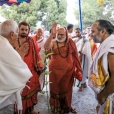 Sri Mahasannidhanam and Sri Sannidhanam arrived at the hill station of Kodaikanal to a warm welcome by devotees. Sri Mahasannidhanam inaugurated a building named “Sri Bharati Tirtha Kripa”