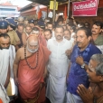 Devotees and dignataries welcomed the Jagadgurus with Tali Brahmana Samooham with Poorna Kumbha Swagatam