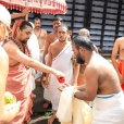 Sri Sannidhanam visiting the the Shiva temple and Vishnu temple of Tali Brahmana Samooham