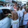 Sri Mahasannidhanam and Sri Sannidhanam arrived at the Agrahara of Krishnarayapuram to a devout welcome