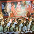 The Jagadgurus with the Adhyapakas and Vidyarthis of the Melmangalam Pathashala