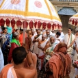 Jagadgurus visit the Amba Vilas Palace of the Mysuru Royal family