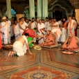 Jagadgurus visit the Amba Vilas Palace of the Mysuru Royal family