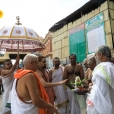 Sri Sannidhanam visiting the renowned Kshetram of Suchindram