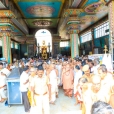 Thereafter, the Jagadgurus proceeded towards the Anjaneya Swamy temple at Namakkal and had Darshan