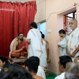 Sri Sannidhanam giving Darshan to renowned Vedic Scholar, Vidwan Sri Naveen Holla