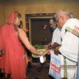 Jagadgurus having Darshan of Lord Viswanatha, constructed over the Samadhi location of Sri Neelakantha Dikshitar