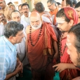The Jagadgurus were received with traditional Poornakumbha Swagata by the Joint Commissioner of the temple and the Sthanika Archakas led by Sri Shiva Shanmukha Gurukkal and Sri Selva Subrahmanya Gurukkal