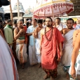 The Jagadgurus at the Sri Dandayudhapani temple in Palani
