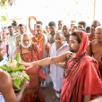 Starting towards Udumalaipettai in the afternoon, the Ubhaya Jagadgurus graced Kalayamputtur en route