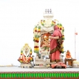 Sri Mahasannidhanam performing the Sharada Chandramoulishwara Puja on the night of Apr 8