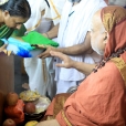 Sri Mahasanidhanam blessing Rani R.P.K. Rajeswari Nachiyar of the Ramanathapuram Samsthanam