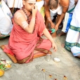 Sri Sannidhanam performing worship at Dhanushkodi
