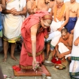 Sri Sannidhanam performing worship at Dhanushkodi