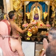 Sri Sannidhanam then had Darshan at the Kannika Parameshwari temple located in the Bazaar Street
