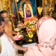 Sri Sannidhanam then had Darshan at the Kannika Parameshwari temple located in the Bazaar Street