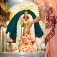 Sri Sannidhanam then had Darshan at the Kannika Parameshwari temple located in the Bazaar Street
