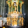 Sri Sannidhanam then had Darshan at the Kannika Parameshwari temple located in the Bazaar Street