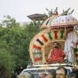 The Jagadgurus arrived at the famous temple town of Srirangam to a rapturous welcome by devotees