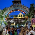 The Jagadgurus arrived at the famous temple town of Srirangam to a rapturous welcome by devotees