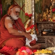 Sri Mahasannidhanam performing the nightly Chandramoulishwara Puja