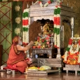 Sri Mahasannidhanam performing the nightly Chandramoulishwara Puja