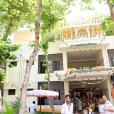 The Ubhaya Jagadgurus then graced the Bharati Tirtha Vidyarthi VilasaH building, built around the 22 year-old banyan tree that had been planted by Sri Mahasannidhanam during His Vijaya Yatra in 1995