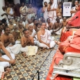 Sri Mahasannidhanam giving a Anugraha Bhashanam