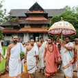 Sri Sannidhanam visiting the famous temple of Sri Vadakkunnathan (Vrishachaleshwara)