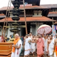 Sri Sannidhanam visiting the famous temple of Sri Vadakkunnathan (Vrishachaleshwara)