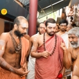 Sri Vasudevananda Brahmananda Bhooti Swamiji of Thekke Madom receiving Sri Sannidhanam