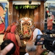 Sri Mahasannidhanam and Sri Sannidhanam were first received with Poornakumbha Swagata at the entrance of the Goddess Sharadamba temple of the Sringeri Shankara Math in Tiruppur