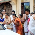 The Ubhaya Jagadgurus arrived at Vathirairuppu in the evening of April 14, 2017 to a devout welcome